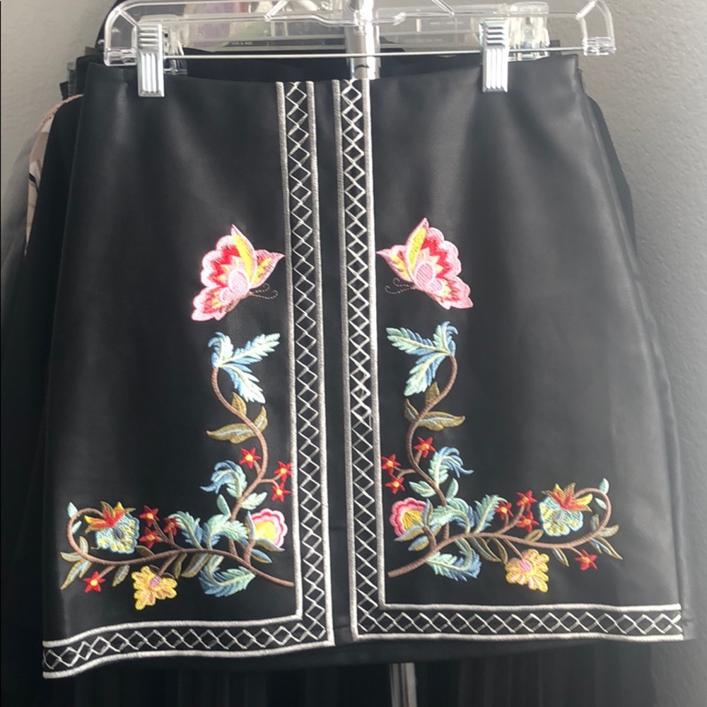 Black faux leather floral design skirt